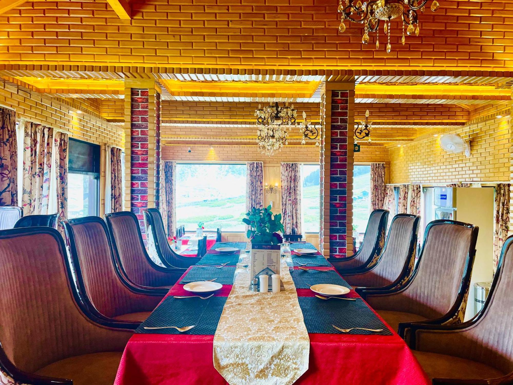 Hotel Village Walk Sonāmarg エクステリア 写真